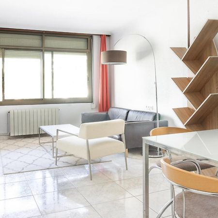 Charming Rooms In Shared Apartment Near Camp Nou Barcelona Eksteriør bilde