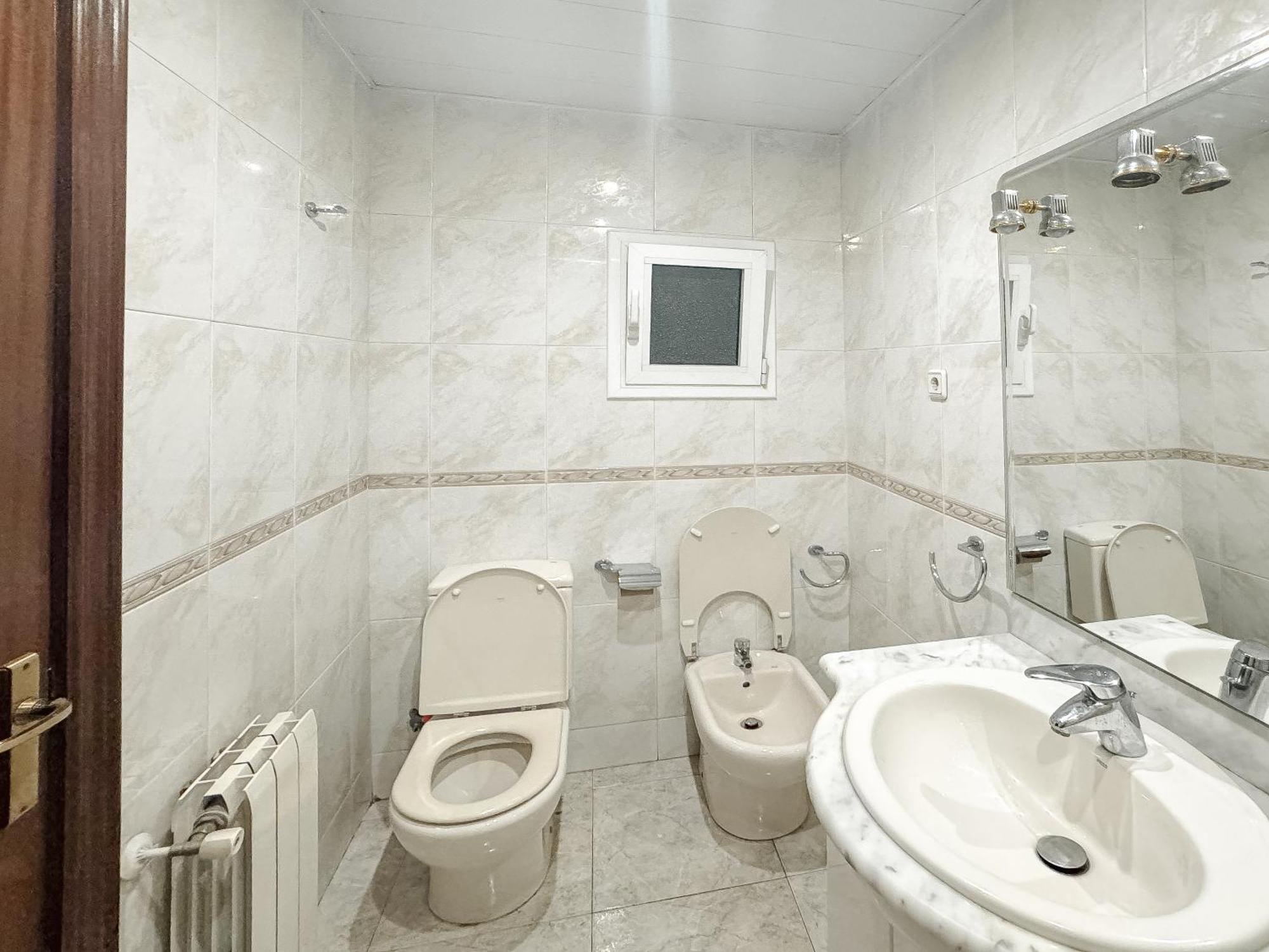 Charming Rooms In Shared Apartment Near Camp Nou Barcelona Eksteriør bilde