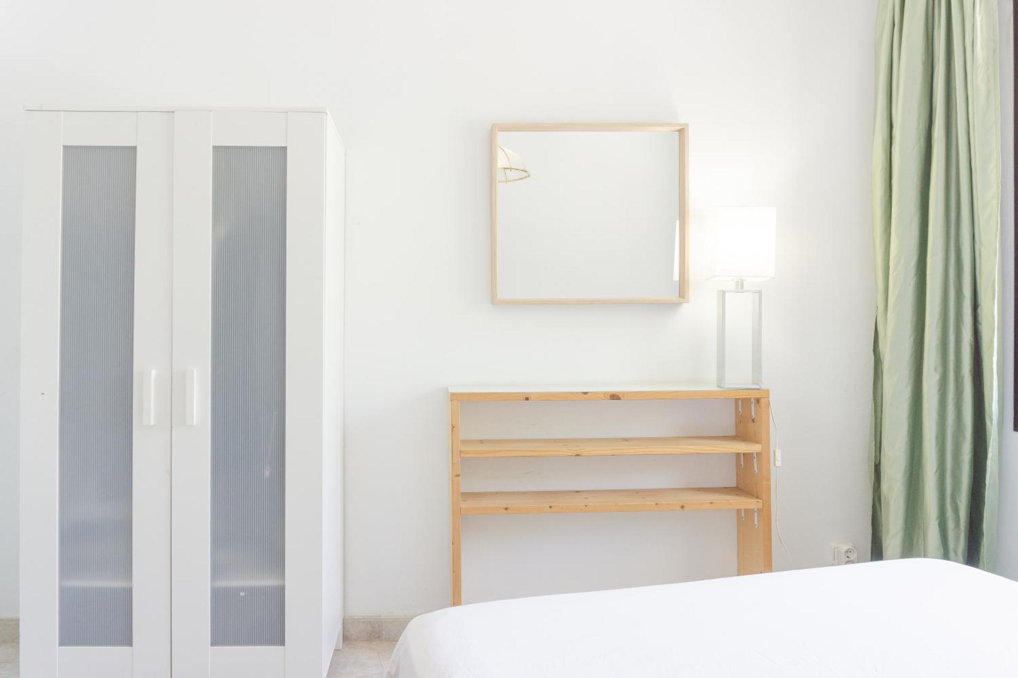 Charming Rooms In Shared Apartment Near Camp Nou Barcelona Eksteriør bilde